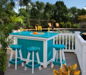 Leisure Lawns Island and Stools